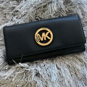 Michael Kors Fulton Leather Flap CONTINENTAL Wallet in BLACK